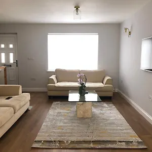  Guest house Cozy House With Free Parking & Wifi Near Maryland Station