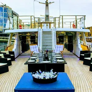 Absolute Pleasure Yacht 4*, London United Kingdom